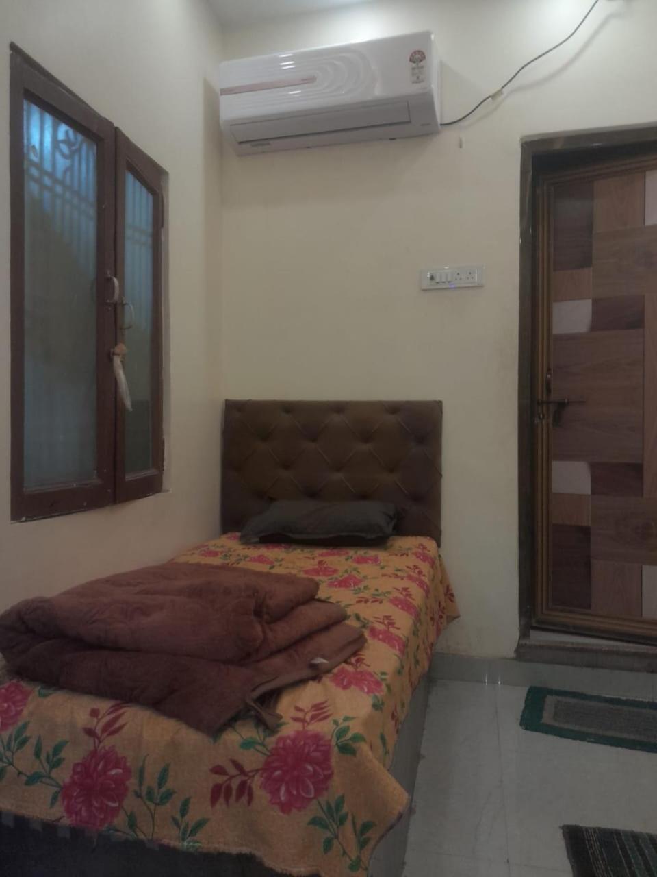 Baba Vishwanath Paying Guest House - Varanasi — Photos 1